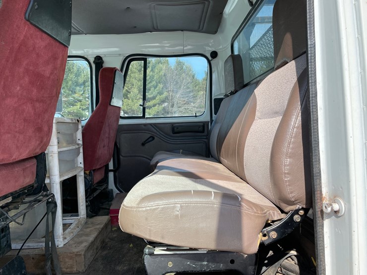 2000-international-4700-image-27