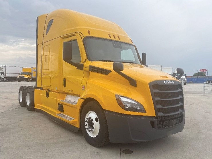 2022-freightliner-cascadia-126-image-1