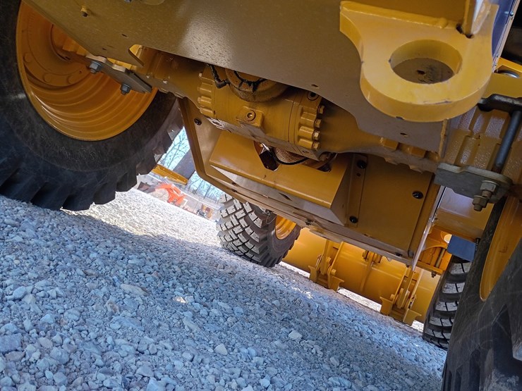 2023-caterpillar-910-image-84