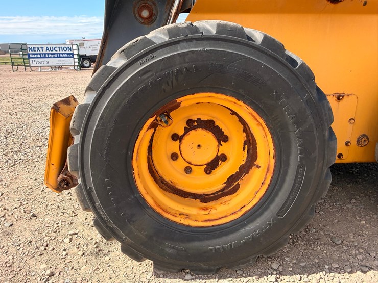 2014-deere-328e-image-22