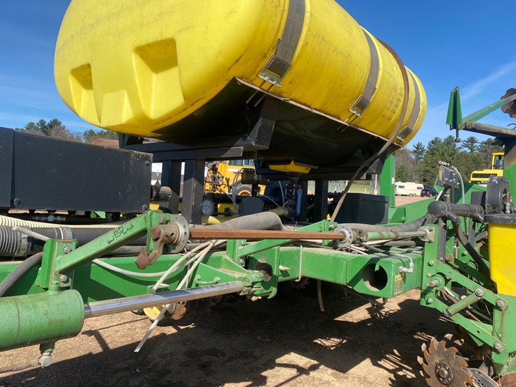 john-deere-7200-image-36