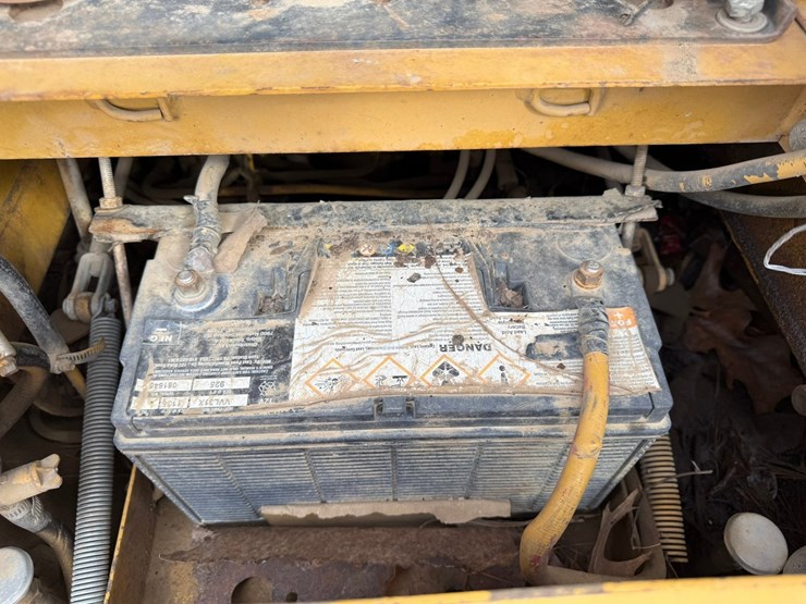 caterpillar-d4c-image-30