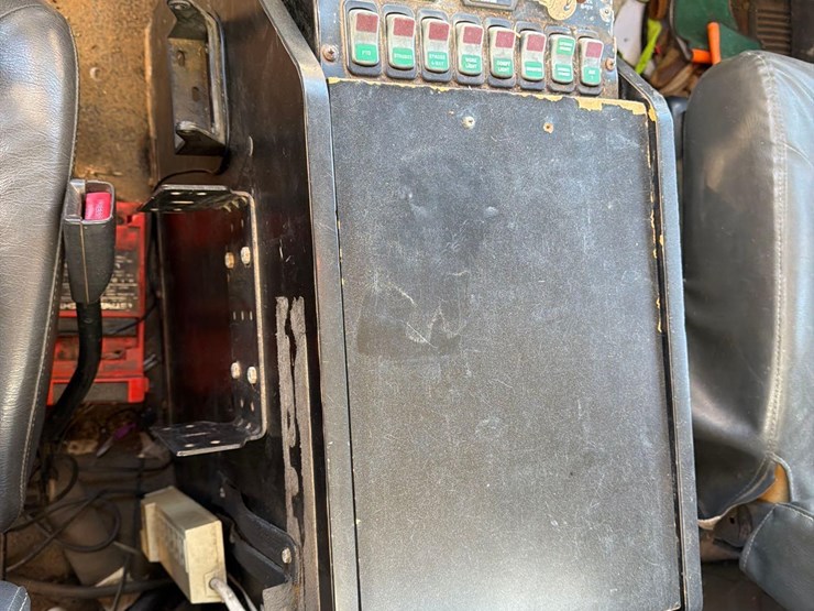 2008-international-7400-image-36