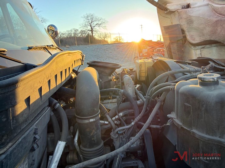 2008-international-7400-image-30