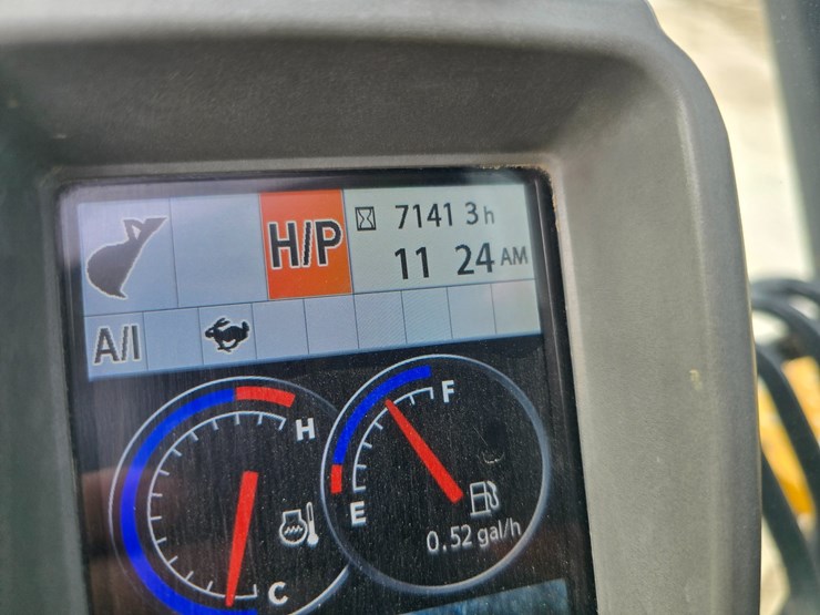 2013-deere-160g-lc-image-82