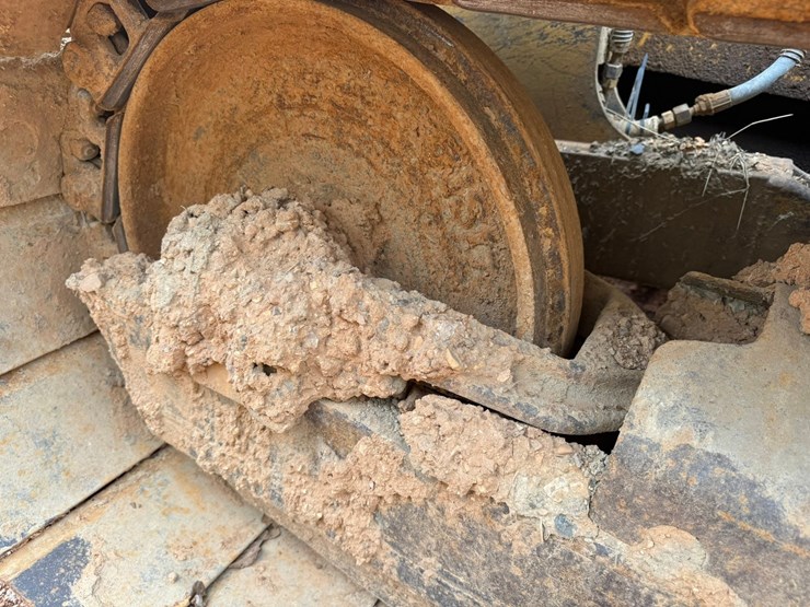 caterpillar-d4c-image-6