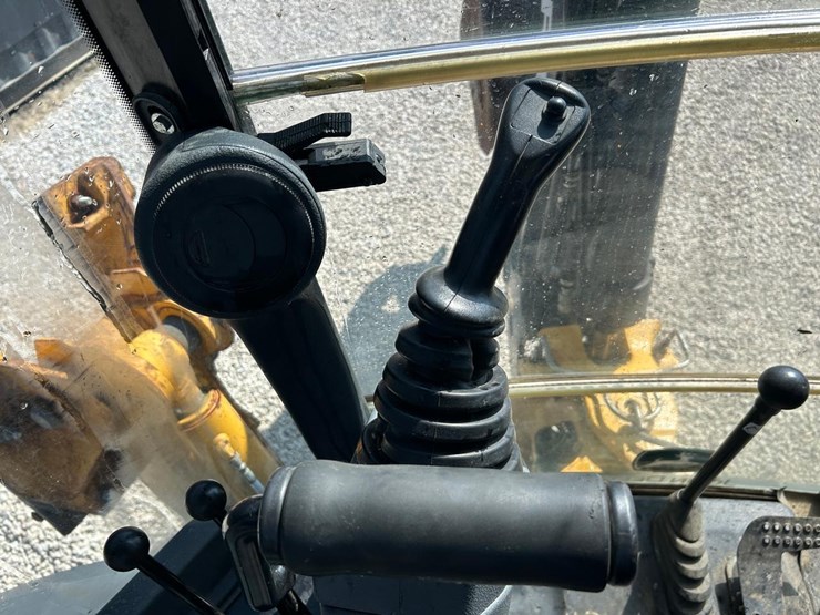 2021-deere-310l-image-22