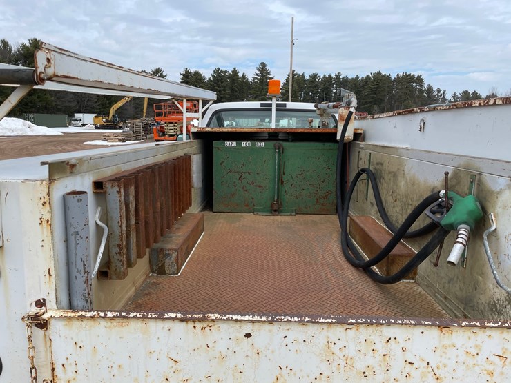 2004-ford-f550-image-17