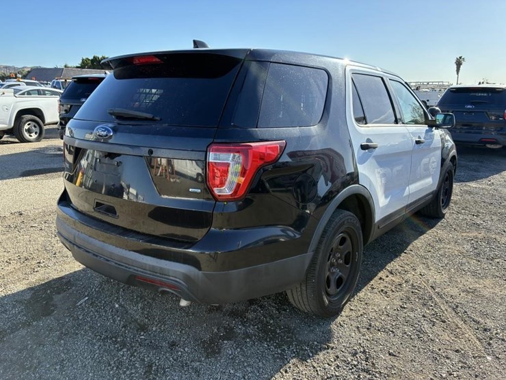 2017-ford-explorer-police-interceptor-image-3