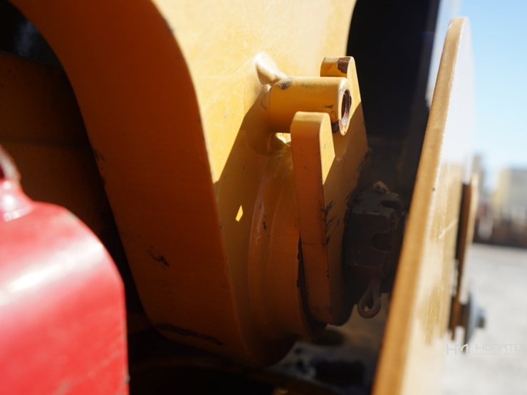 2020-caterpillar-289d3-image-33