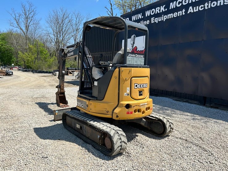 2016-deere-35g-image-2