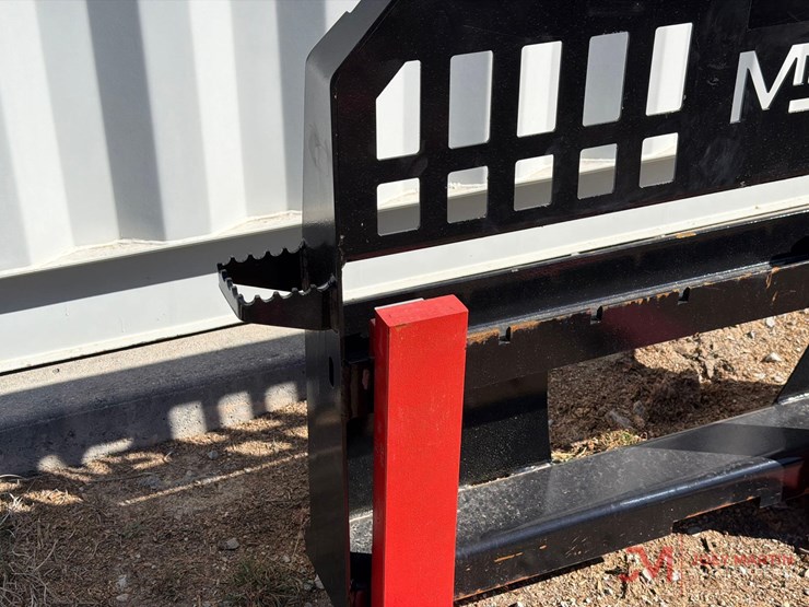 (new)-heavy-duty-m5-pallet-forks-image-4