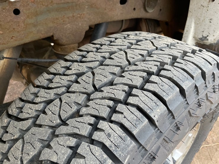 2015-chevrolet-silverado-2500-image-26