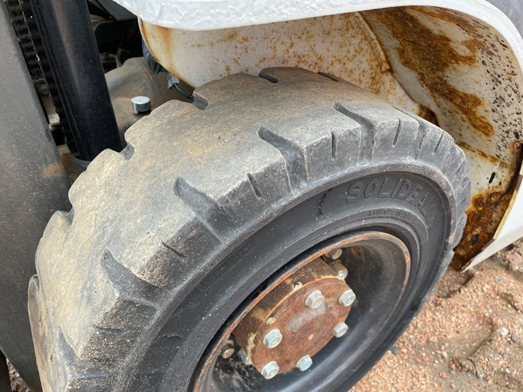 #1165-•-unicarriers-3,450-lbs-lp-forklift-image-18