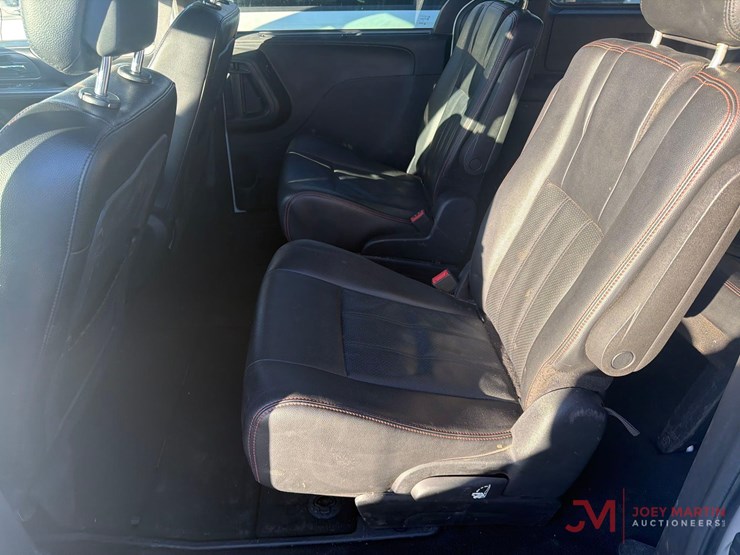 2019-dodge-grand-caravan-image-21