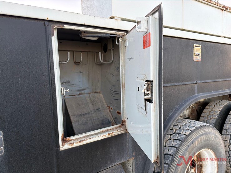 2008-international-7400-image-19