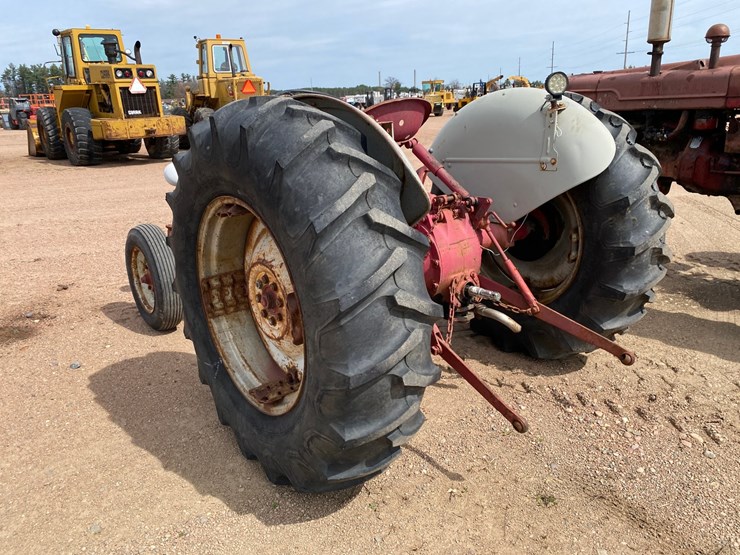 ford-tractor-image-7
