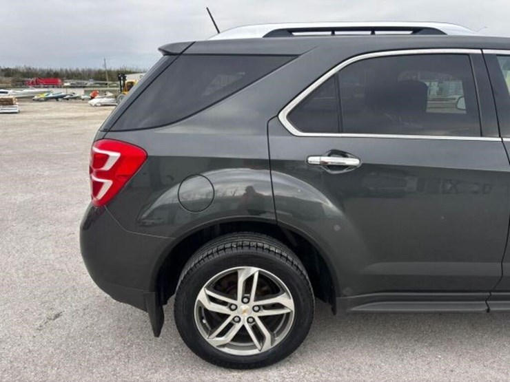 2017-chevrolet-equinox-image-77