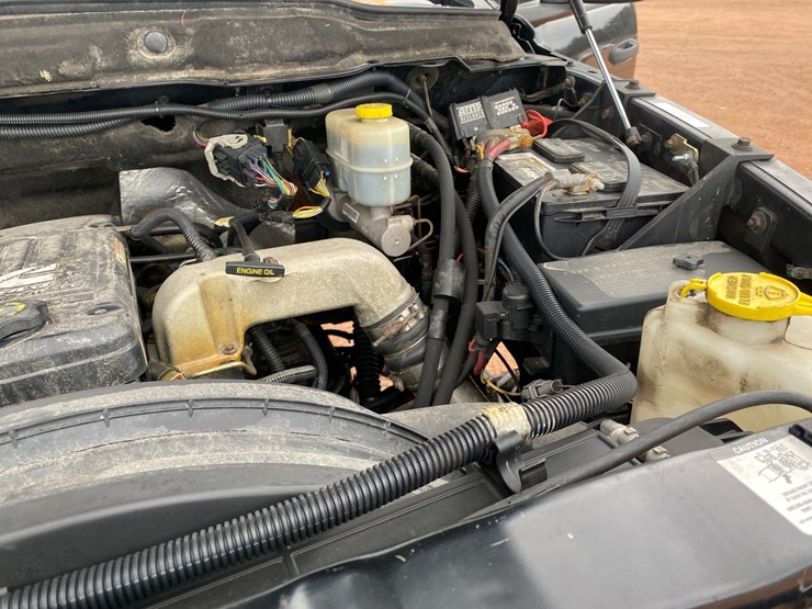 2005-dodge-2500-image-52