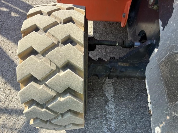 2015-jlg-g5-18a-image-12