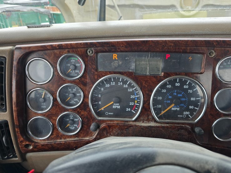 #22589-•-2006-mack-cv713-granite-roll-off-truck-image-55