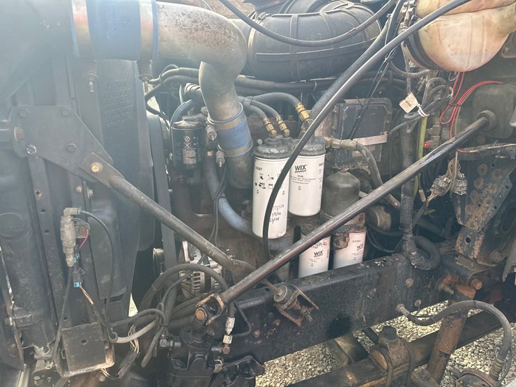 2002-mack-ch613-image-36