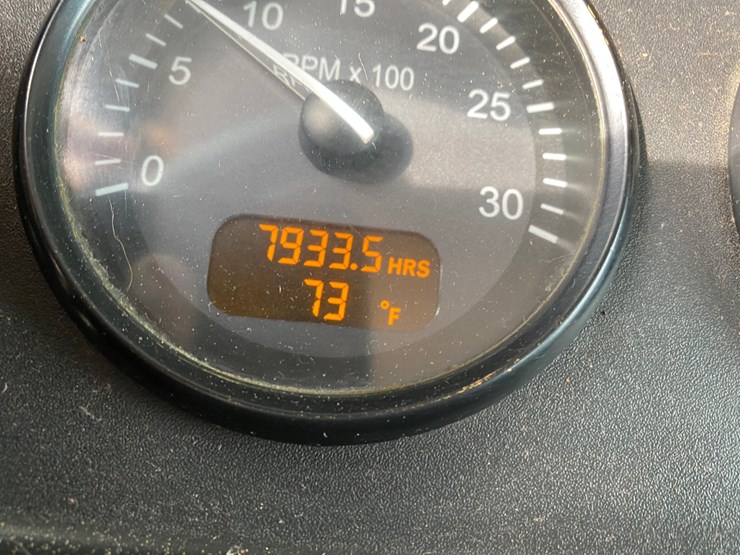 2017-peterbilt-348-image-56