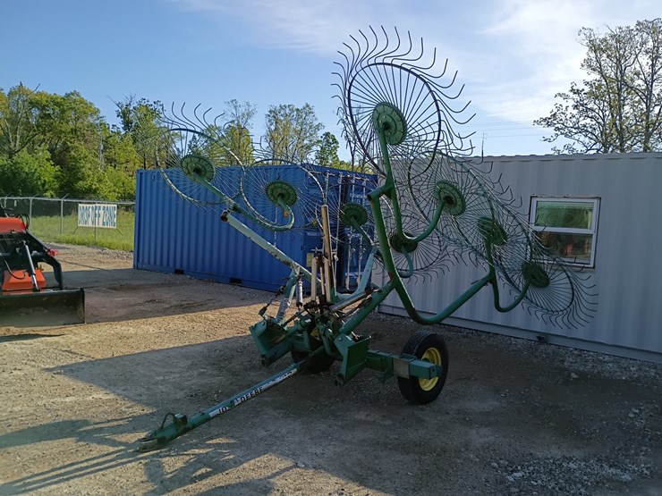 john-deere-702-image-1