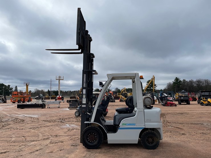 #1164-•-unicarriers-3,450-lbs-lp-forklift-image-41