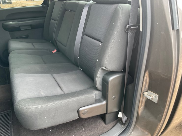 2013-chevrolet-silverado-2500hd-image-52