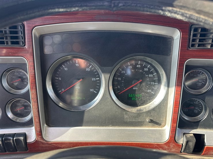 2006-kenworth-w900-image-36