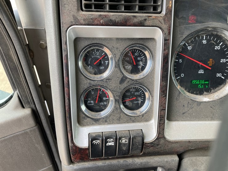 2016-kenworth-t660-image-53