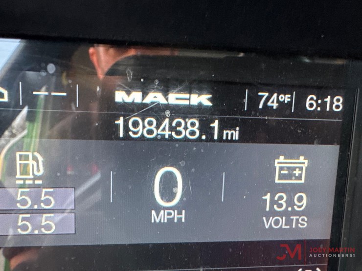 2020-mack-anthem-64t-image-22