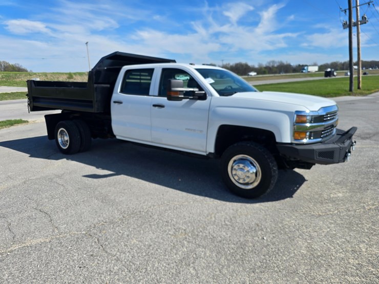 2019-chevrolet-silverado-3500-image-23