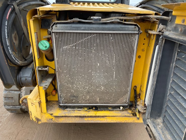 2007-new-holland-c185-image-42