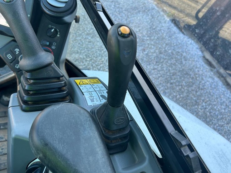 2025-bobcat-e35-image-24