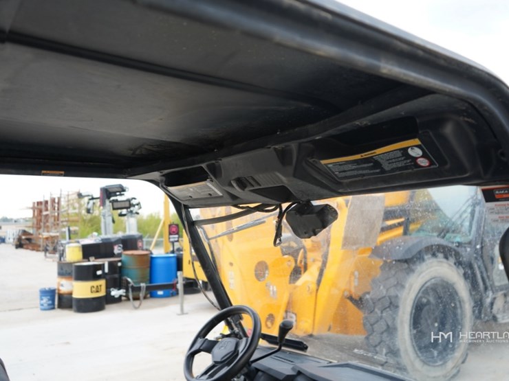 2019-caterpillar-cuv85-utv-image-12