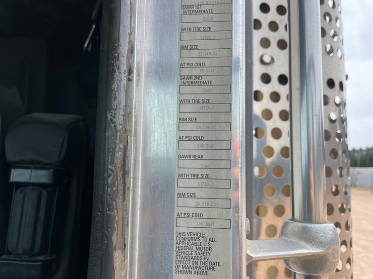 2009-kenworth-w900-image-74