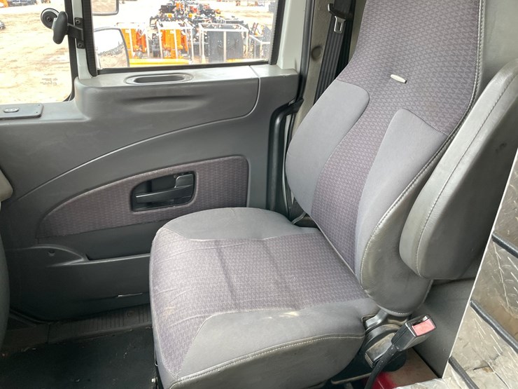 2012-international-durastar-4400-image-79