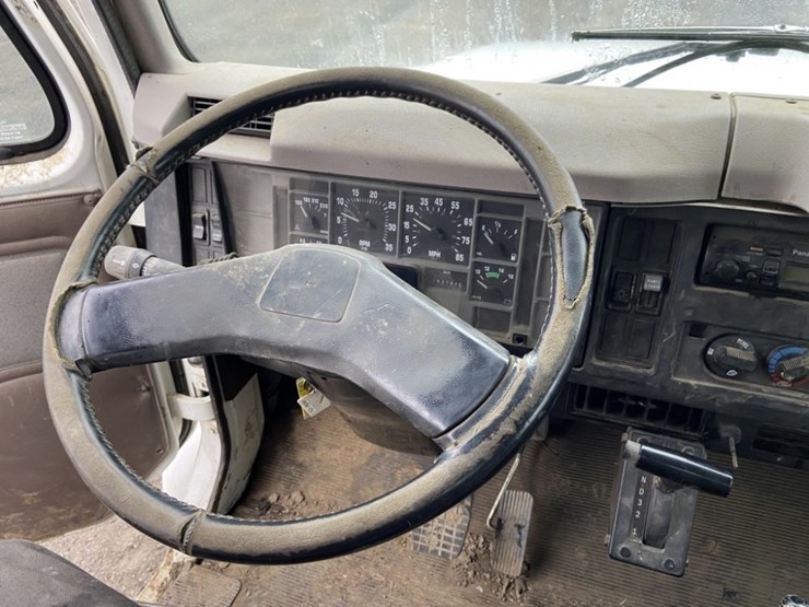 1995-international-4700-image-16