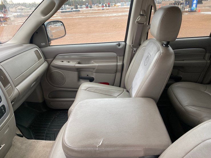 2005-dodge-2500-image-40