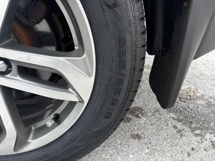 2017-chevrolet-equinox-image-100