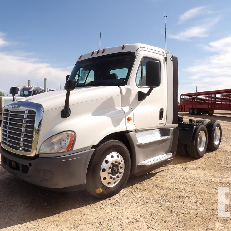 2015 FREIGHTLINER CASCADIA 125