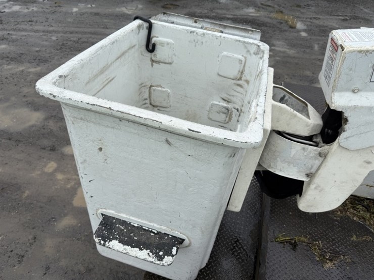 2015-ford-f550-sd-image-23