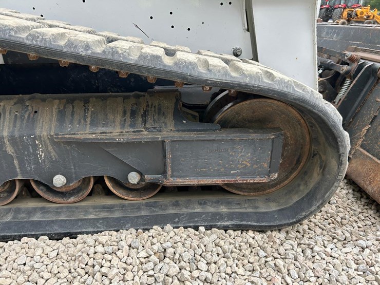 2024-bobcat-t770-image-14