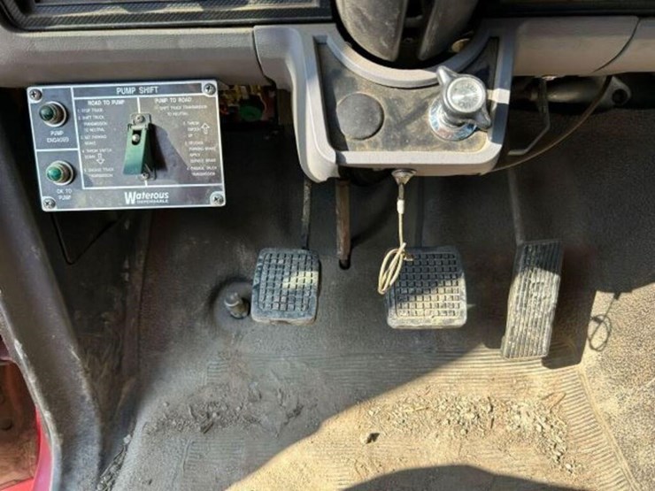 1996-ford-f700-image-15