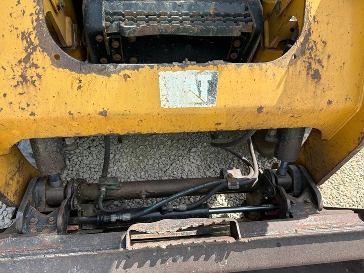 2017-caterpillar-259d-image-10