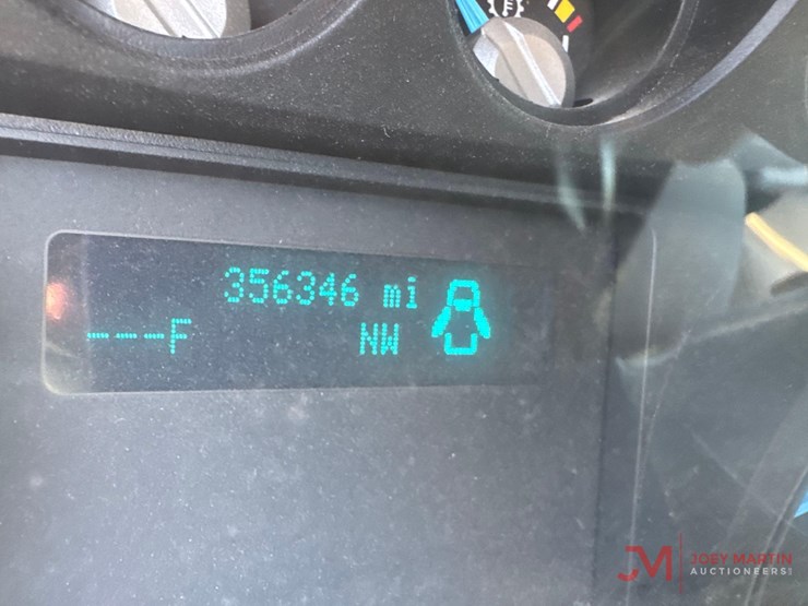 2015-ford-f250-xl-image-18