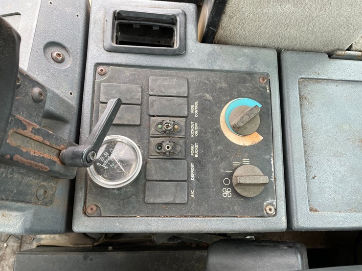 2002-caterpillar-914g-image-33