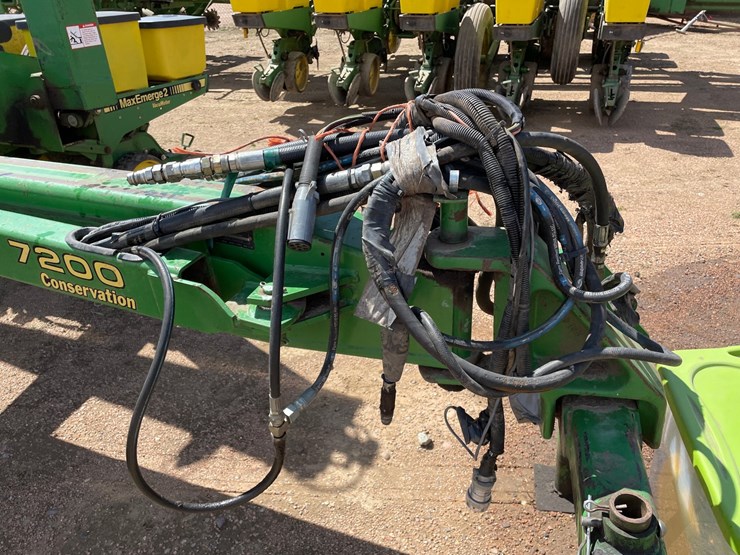 john-deere-7200-image-12